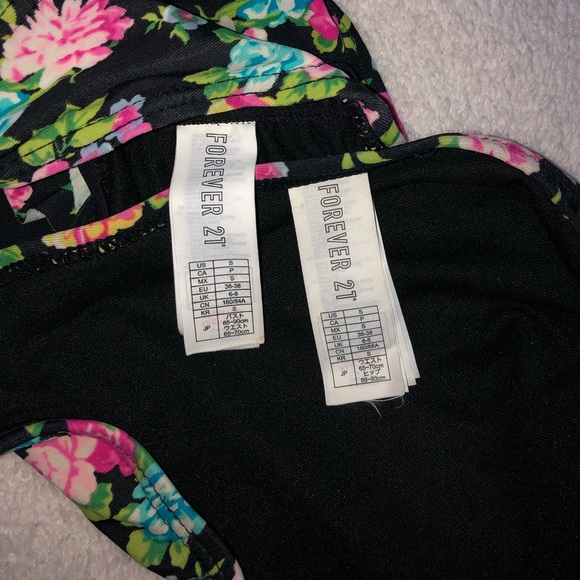 2 for 30‼️ Forever21 floral bikini set - Picture 3 of 3